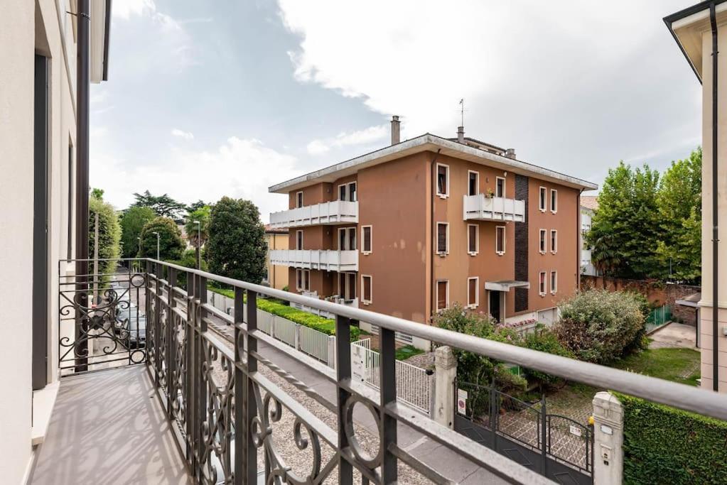 Appartement Palazzo '900 Design Flats - Il Gran Salone à Padoue Extérieur photo